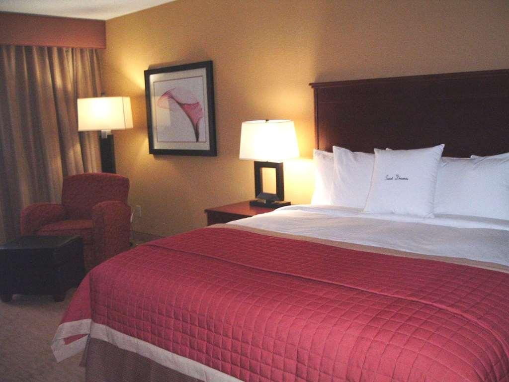 Doubletree By Hilton Fayetteville Zimmer foto