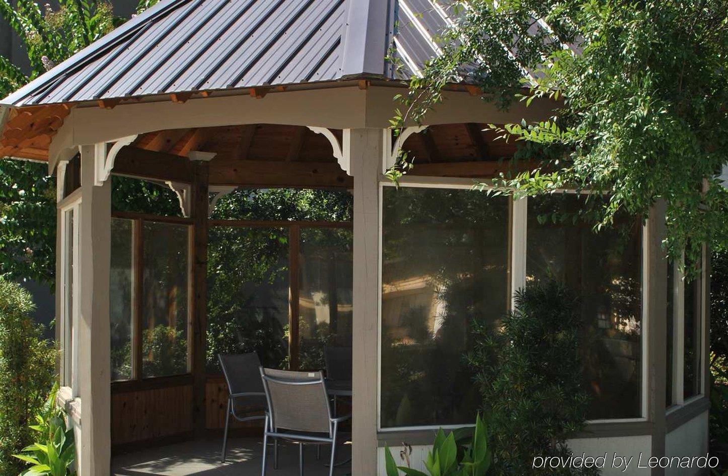 Doubletree By Hilton Fayetteville Exterior foto