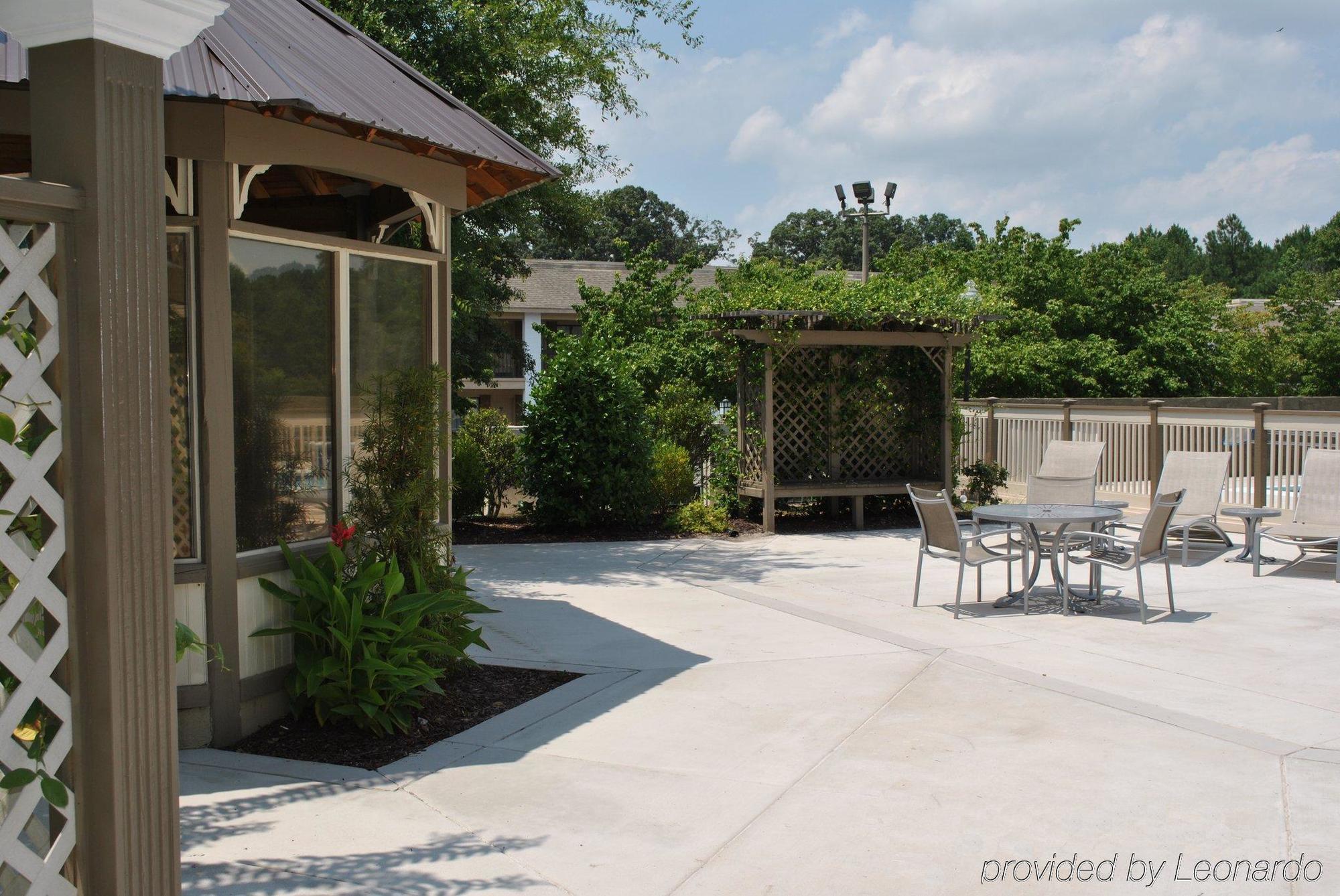 Doubletree By Hilton Fayetteville Exterior foto