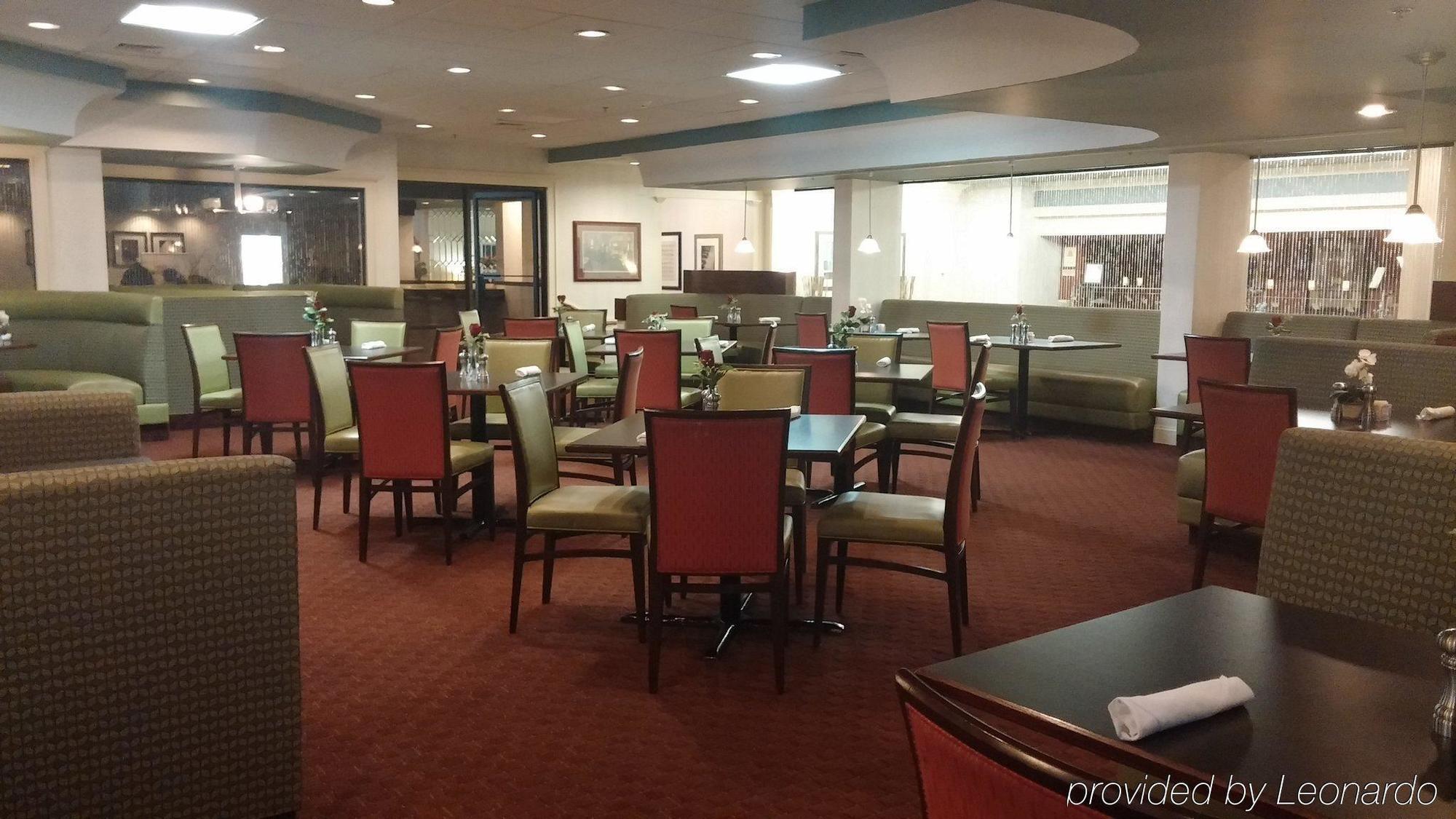 Doubletree By Hilton Fayetteville Exterior foto