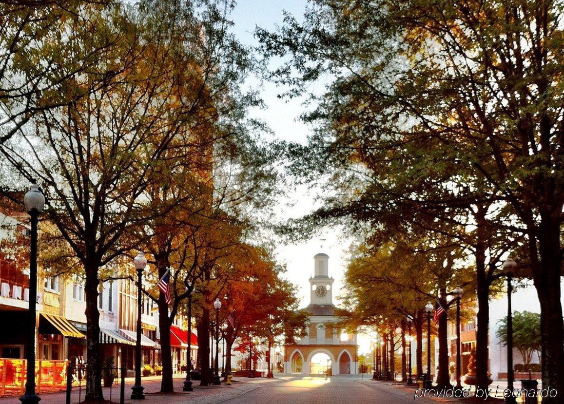 Doubletree By Hilton Fayetteville Exterior foto