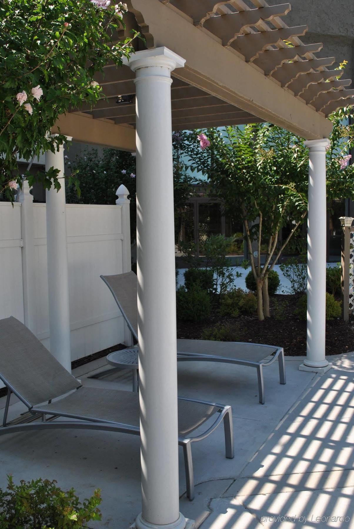 Doubletree By Hilton Fayetteville Exterior foto